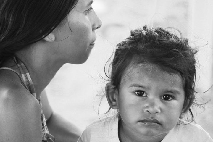 Mother and daughter on the beach in Morro Branco | 2006
