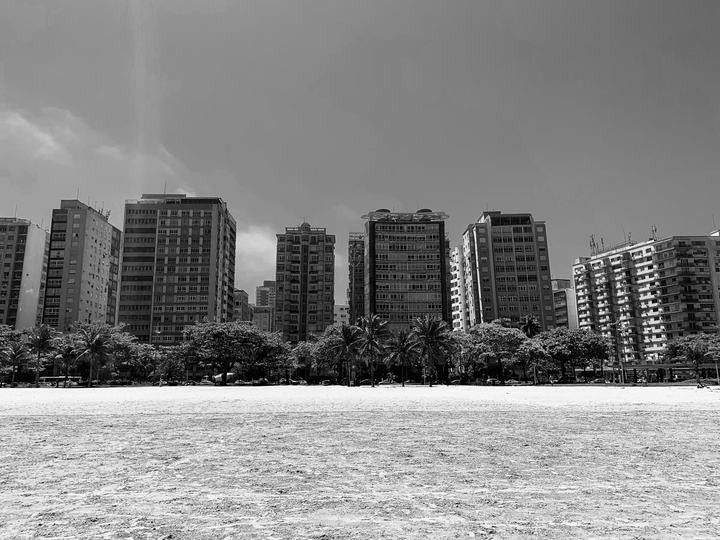 The dancing houses of Santos Beach | 2020